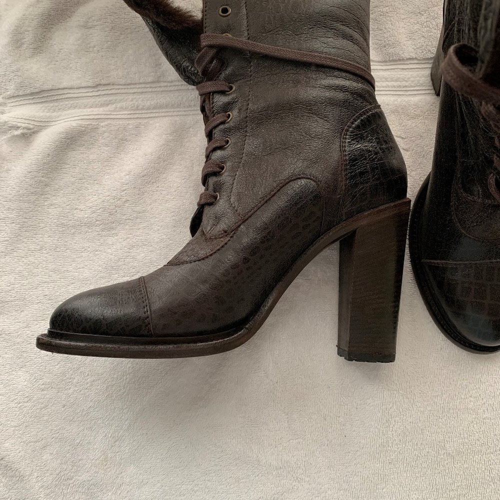 Women's Brown UGGS Size 11